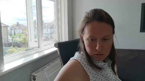Nadia Ferreira  online show from 1, 7, 2026
