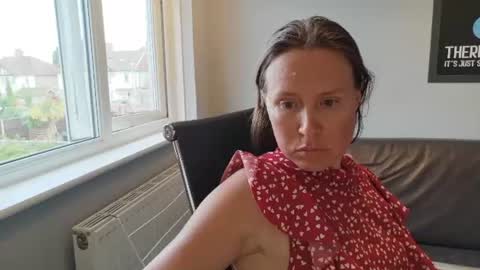 Nadia Ferreira  online show from 6, 7, 2026