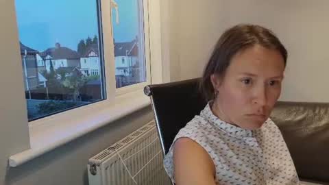 Nadia Ferreira  online show from 10, 7, 2026