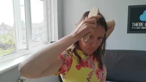 Nadia Ferreira  online show from 19, 7, 2026