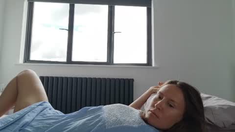 Nadia Ferreira  online show from 5, 8, 2026