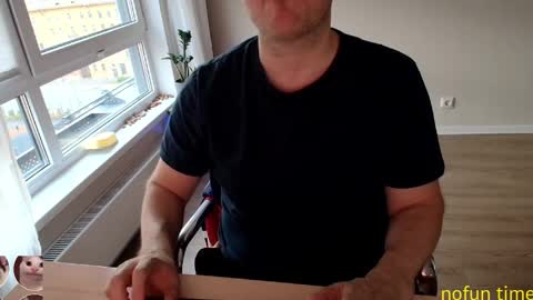 Snapshot of eblidator chatting on 12, 10, 2025 Vaco Eblidator online show from 12, 10, 2025