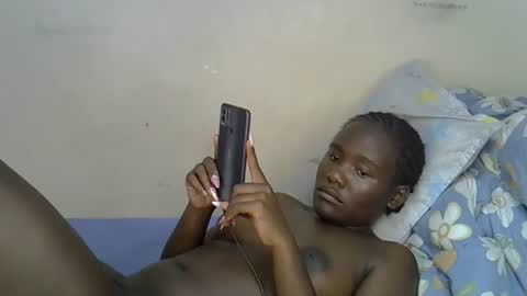 Snapshot of ebonnyqueeen chatting on 19, 1, 2026 Queen online show from 19, 1, 2026