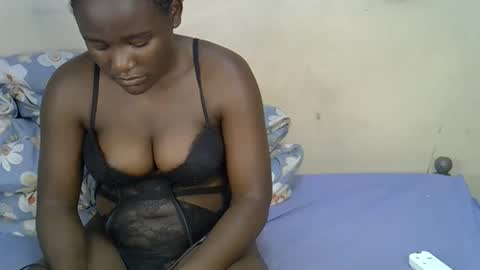 Snapshot of ebonnyqueeen chatting on 19, 1, 2026 Queen online show from 19, 1, 2026