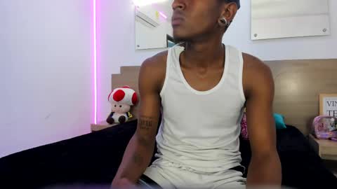 Snapshot of ebony_n_blonde chatting on 25, 3, 2026 ebony_n_blonde online show from 25, 3, 2026