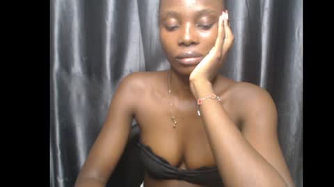 Ella online show from 4, 5, 2026