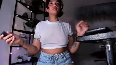 Snapshot of ebonyana chatting on 3, 3, 2025 Anna online show from 3, 3, 2025