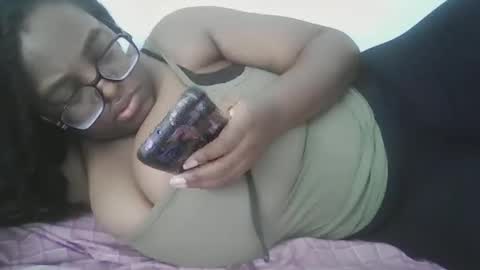 Snapshot of ebonybigtitqueen0 chatting on 14, 9, 2025 ebonybigtitqueen0 online show from 14, 9, 2025