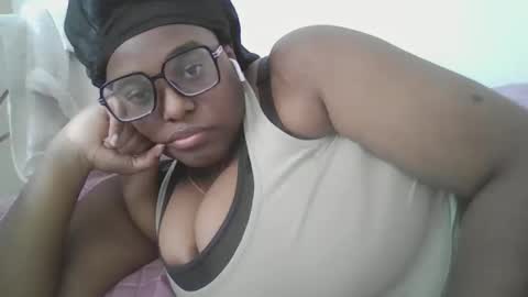 Snapshot of ebonybigtitqueen0 chatting on 14, 9, 2025 ebonybigtitqueen0 online show from 14, 9, 2025