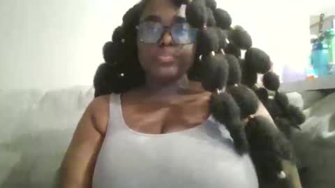 Snapshot of ebonybigtitqueen3 chatting on 2, 11, 2025 ebonybigtitqueen3 online show from 2, 11, 2025