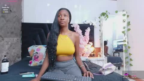 Snapshot of ebonycoworker chatting on 25, 5, 2026 ebonycoworker online show from 25, 5, 2026