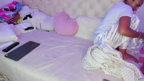 Queen Ebony online show from 4, 8, 2026