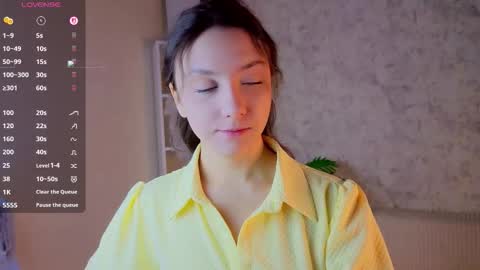 Snapshot of ebonyleibenstein chatting on 12, 11, 2025 Milly online show from 12, 11, 2025