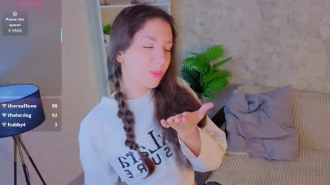 Snapshot of ebonyleibenstein chatting on 26, 11, 2025 Milly online show from 26, 11, 2025