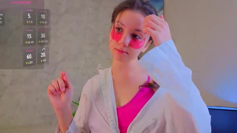 Snapshot of ebonyleibenstein chatting on 30, 11, 2025 Milly online show from 30, 11, 2025