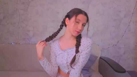 Snapshot of ebonyleibenstein chatting on 18, 12, 2025 Milly online show from 18, 12, 2025