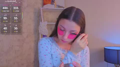 Snapshot of ebonyleibenstein chatting on 22, 12, 2025 Milly online show from 22, 12, 2025