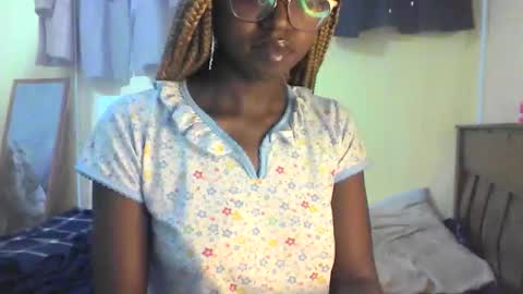 Ebonymuse2 online show from 16, 4, 2026