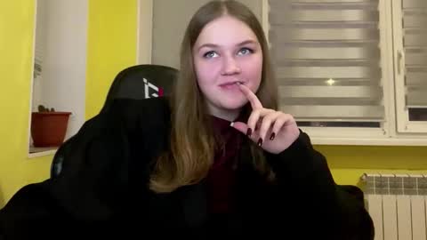 Snapshot of edahucks chatting on 20, 2, 2026 Mia online show from 20, 2, 2026