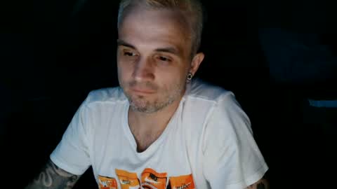 Snapshot of eddy2293 chatting on 4, 8, 2026 Hey222 online show from 4, 8, 2026