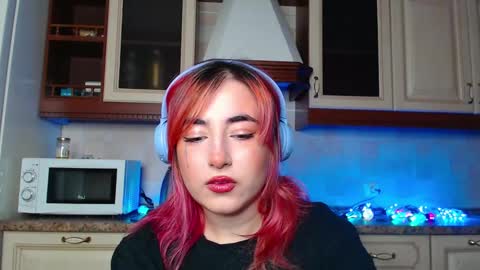 Snapshot of ediefris chatting on 26, 12, 2024 fickle demon made of clumps of matter online show from 26, 12, 2024