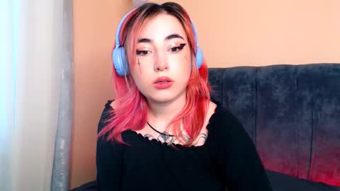 Snapshot of ediefris chatting on 3, 1, 2025 fickle demon made of clumps of matter online show from 3, 1, 2025