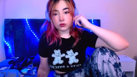 Snapshot of ediefris chatting on 12, 1, 2025 fickle demon made of clumps of matter online show from 12, 1, 2025