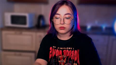 Snapshot of ediefris chatting on 14, 2, 2025 fickle demon made of clumps of matter online show from 14, 2, 2025