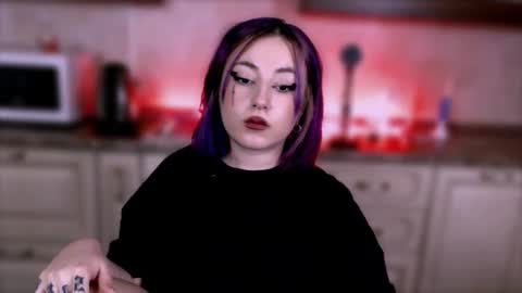 Snapshot of ediefris chatting on 7, 3, 2025 fickle demon made of clumps of matter online show from 7, 3, 2025