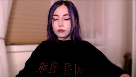 Snapshot of ediefris chatting on 12, 10, 2025 fickle demon made of clumps of matter online show from 12, 10, 2025