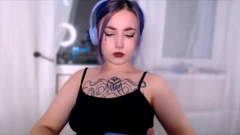 Snapshot of ediefris chatting on 22, 10, 2025 fickle demon made of clumps of matter online show from 22, 10, 2025