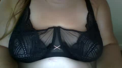 Snapshot of edith1237 chatting on 27, 7, 2026 edith1237 online show from 27, 7, 2026