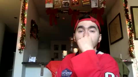 Snapshot of edmundfitz75 chatting on 21, 12, 2025 EddieFitz75 online show from 21, 12, 2025