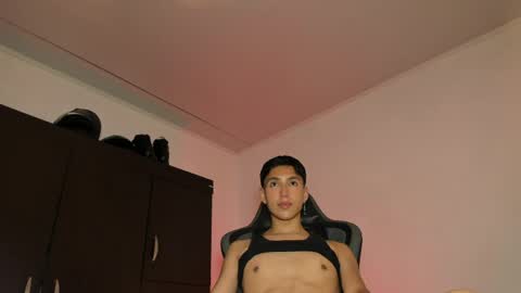 Snapshot of edward____876772 chatting on 11, 4, 2026 edward online show from 11, 4, 2026