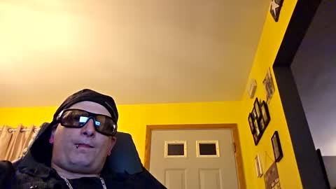 Snapshot of edwardaims_2please chatting on 16, 10, 2025 edwardaims_2please online show from 16, 10, 2025