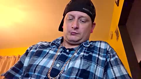 Snapshot of edwardaims_2please chatting on 21, 10, 2025 edwardaims_2please online show from 21, 10, 2025