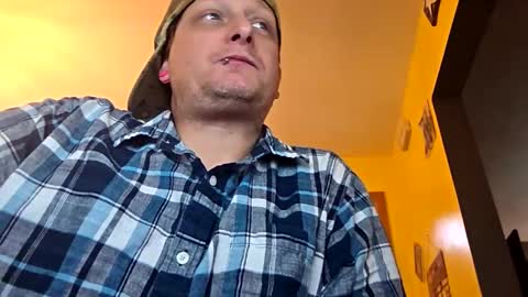 Snapshot of edwardaims_2please chatting on 2, 11, 2025 edwardaims_2please online show from 2, 11, 2025