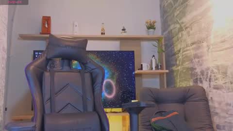 Edward Ross online show from 4, 7, 2026
