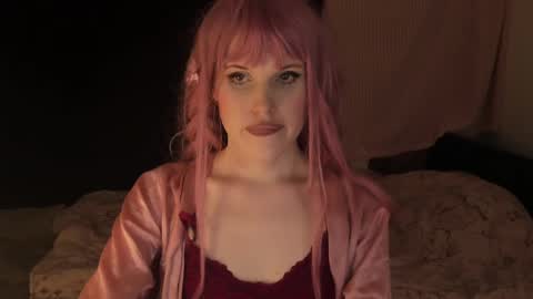 Effie Mur online show from 10, 1, 2025