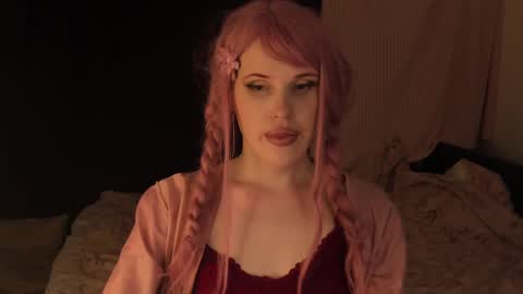 Effie Mur online show from 13, 1, 2025