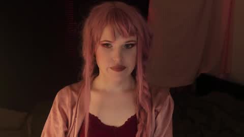 Effie Mur online show from 19, 1, 2025