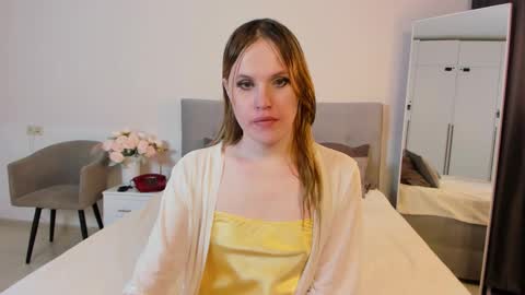 Effie Mur online show from 13, 11, 2025