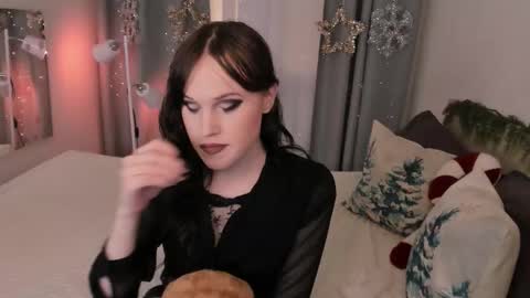 Effie Mur online show from 8, 1, 2026