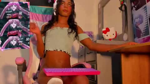 effy_marinn online show from 1, 10, 2025