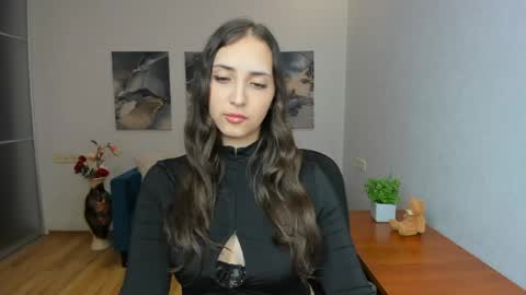 Effy Royse online show from 13, 5, 2026
