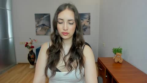 Effy Royse online show from 22, 5, 2026