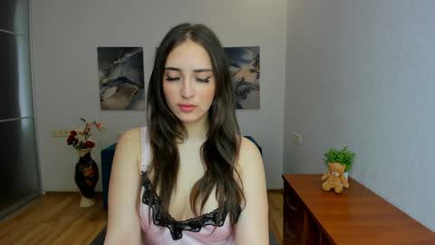 Effy Royse online show from 31, 5, 2026