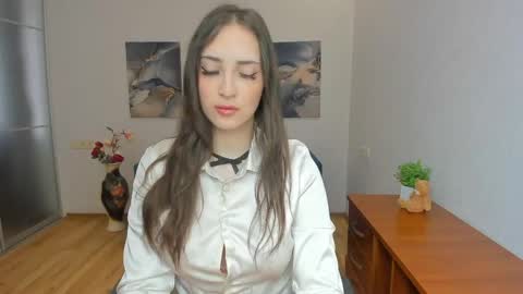 Effy Royse online show from 7, 6, 2026