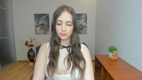 Effy Royse online show from 7, 6, 2026