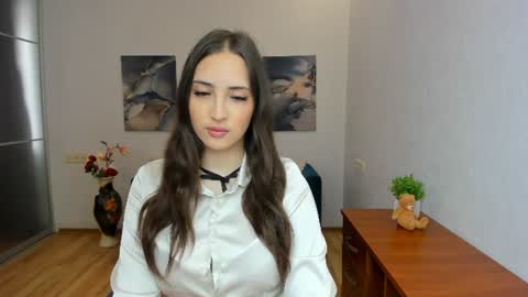 Effy Royse online show from 21, 6, 2026